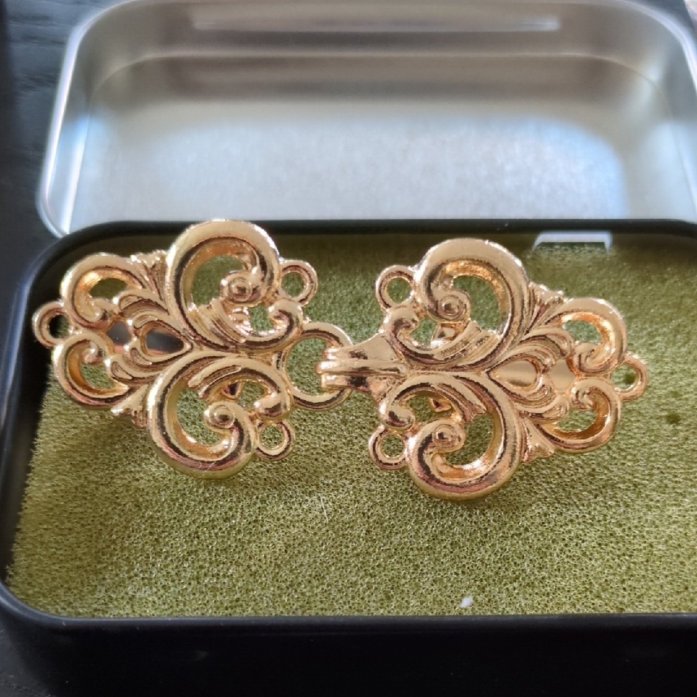 Gold Floral Filigree Clips, Nwt